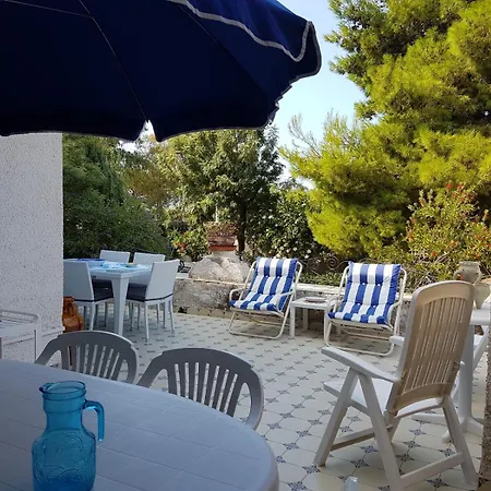 Holiday home Bouganville *